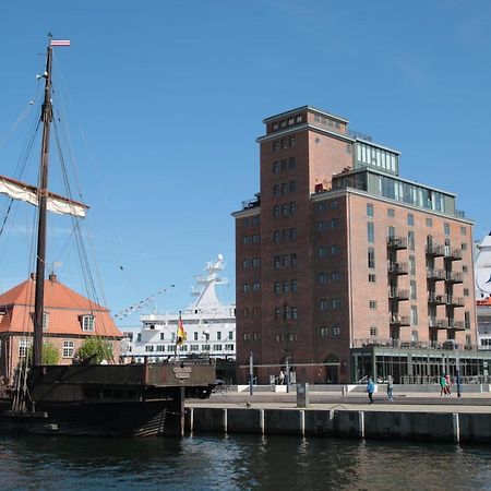 Meerblick, Balkon Und Private Sauna Im Historischen Getreidespeicher Wismar Bagian luar foto